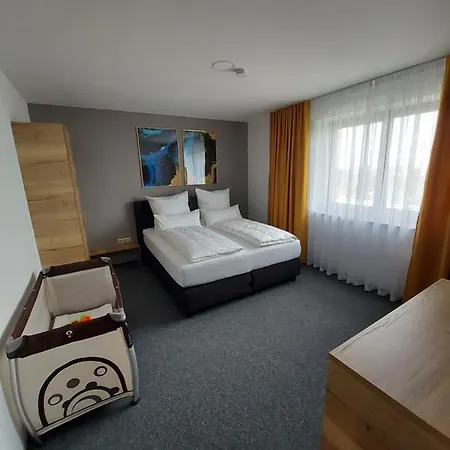 Nikolena 피라마센스